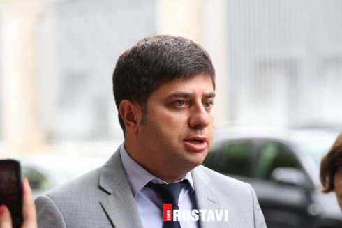 ზაქარია ქუცნაშვილმა დეპუტატის მანდატი დატოვა