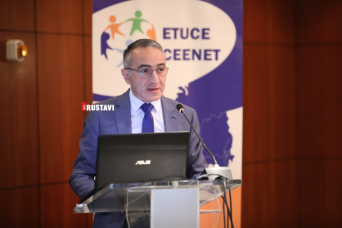 განათლების მინისტრი თანამდებობას ტოვებს