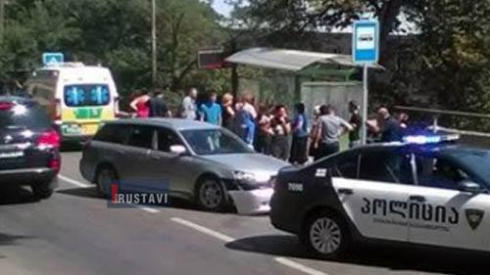 ავტომობილი მოტოციკლეტს დაეჯახა