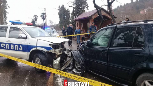 პოლიციის ეკიპაჟი ავარიაში მოჰყვა [PHOTO]