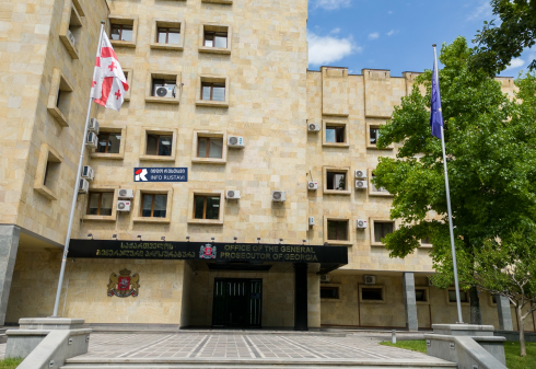არასრულწლოვანს მკვლელობისთვის ბრალი წარედგინა