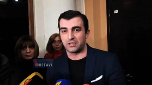 საკრებულოს თავმჯდომარემ სხდომათა დარბაზი დატოვა