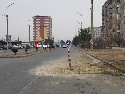 რუსთავში დაზიანებული გზის შეკეთება მიმდინარეობს