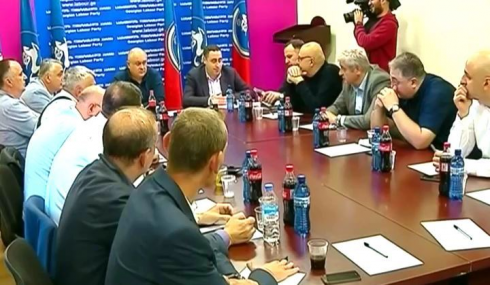 ვინ სად იყრის კენჭს