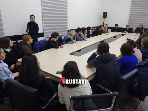 სტუდენტები ქალაქის მერს შეხვდნენ