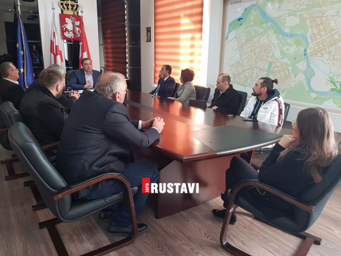 რუსთავის მერი საწარმოების ხელმძღვანელებს ხვდება