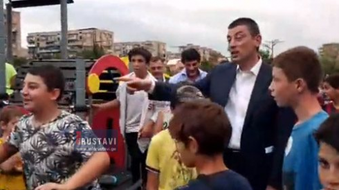 რა უთხრეს რუსთაველმა ბავშვებმა გახარიას [video]