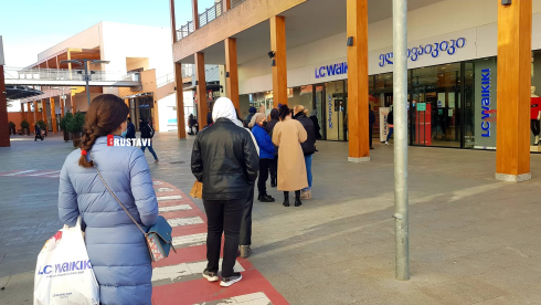 საახალწლო შოპინგის პირველი დღე ისთ ფოინთში [video]