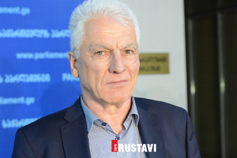 თამაზ მეჭიაური გარდაიცვალა