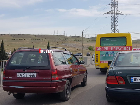 ვითარება სასაფლაოს გზაზე [photo]