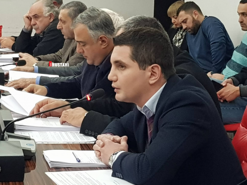 "ეს არის მაჟორიტარის როლის დაკნინება"