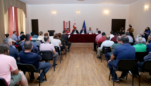 მარნეულში 31 დევნილ ოჯახს სახლები აუშენდებათ