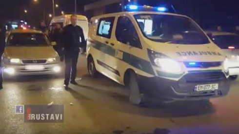 მანქანა ქვეითად მოსიარულეებს დაეჯახა (ვიდეო).