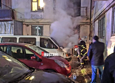 რუსთავში მიკროავტობუსი დაიწვა [photo]