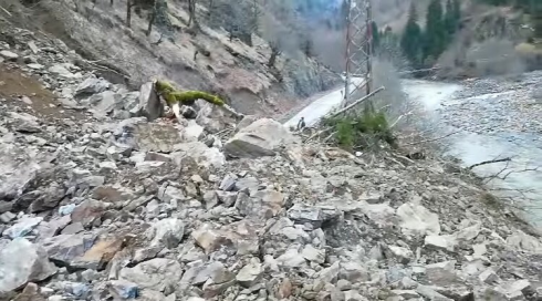 გზაზე მეწყერი ჩამოწვა