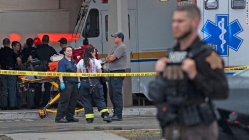 აშშ-ში სავაჭრო ცენტრში სროლის შედეგად 3 ადამიანი დაიღუპა