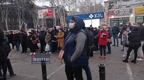 რუსთაველები რუსთავში ვერ ბრუნდებიან