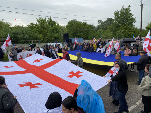 რუსთავის ციხესთან საპროტესტო აქცია მიმდინარეობს