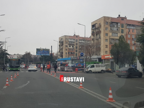 რუსთავში ქვეითთა გადასასვლელებს ხაზავენ