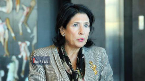 "სალობიეშიც ვივლი და სხვა თავშეყრის ადგილებშიც"