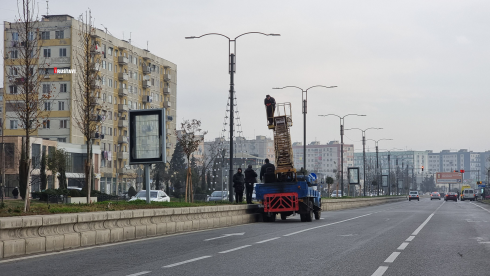 რუსთავში, შარტავას გამზირზე ილუმინაციებს ამონტაჟებენ