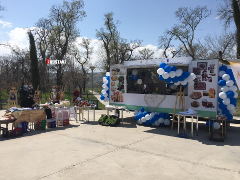 "ტურისტული სოფელი" რუსთავის ცენტრალურ პარკში [photo]