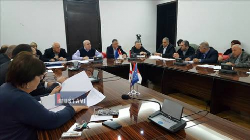 პრემიების შეზღუდვის ხარჯზე შრომის ანაზღაურება 3% შემცირდება.