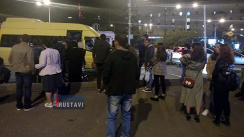 "რა ვქნათ? რუსთავში ვერ მოვდივართ"