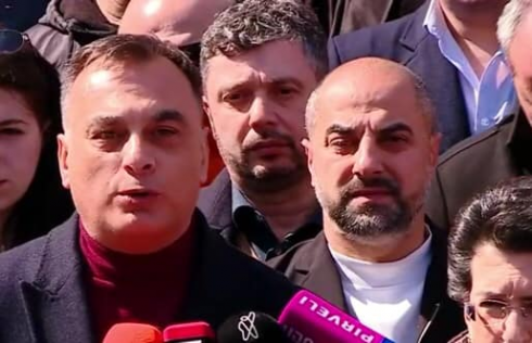 "ოპოზიცია მუშაობის საგანგებო რეჟიმზე გადადის"
