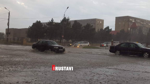 ძლიერი წვიმა რუსთავში
