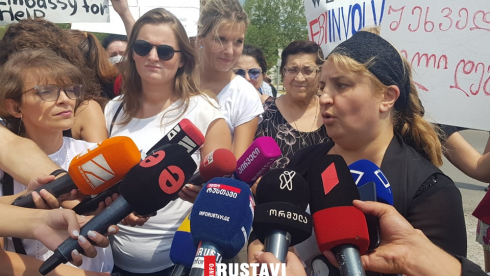 ბაჩალიაშვილის ოჯახი ამერიკის საელჩოს წარმომადგენლებს შეხვდა